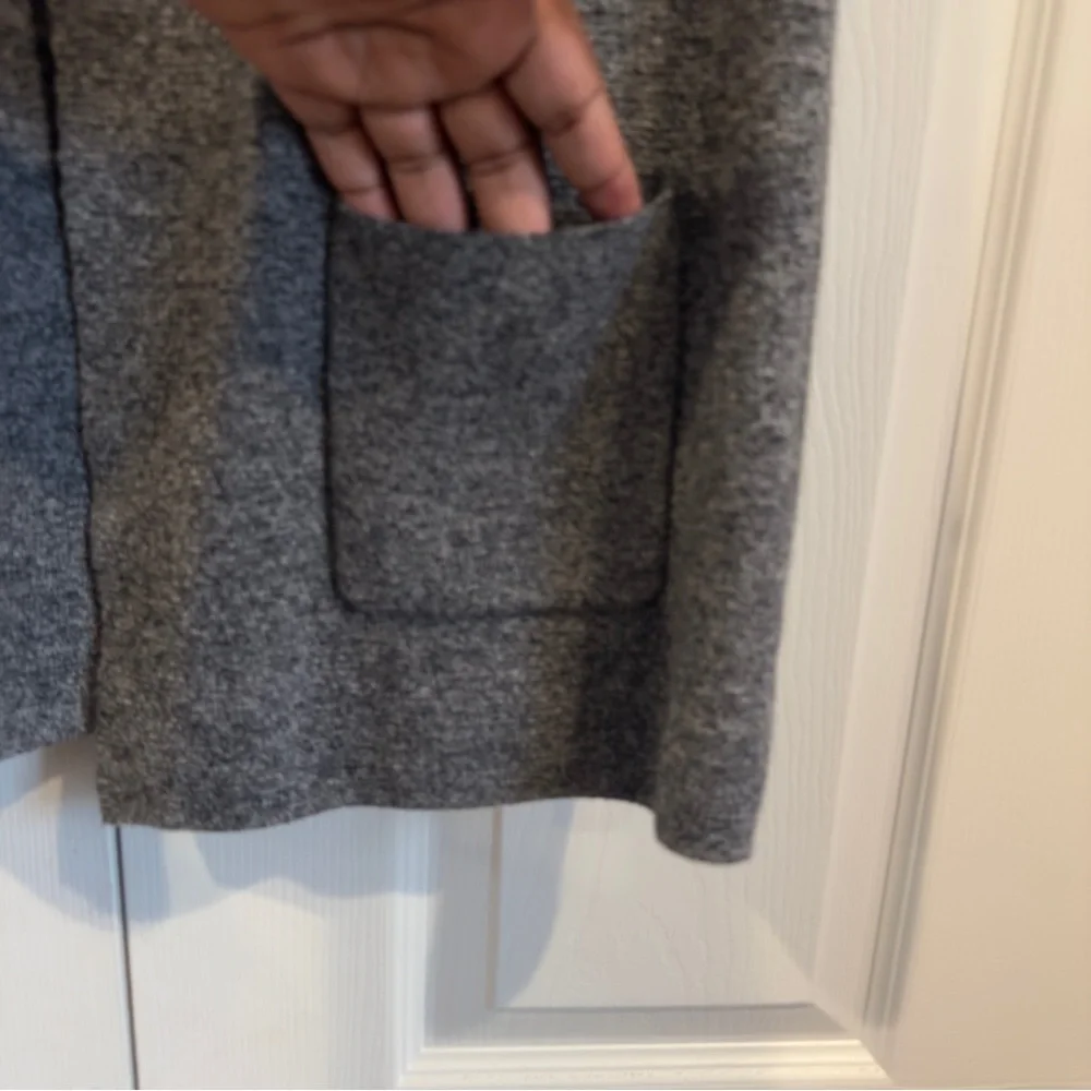 Talbots Shawl Collar Sleeveless Cardigan Women's Size M Open Front Pockets Gray - Picture 5 of 10